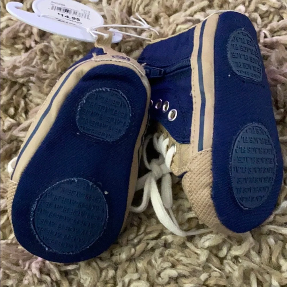 Baby boy shoes 3-6 mons NWT the children’s place